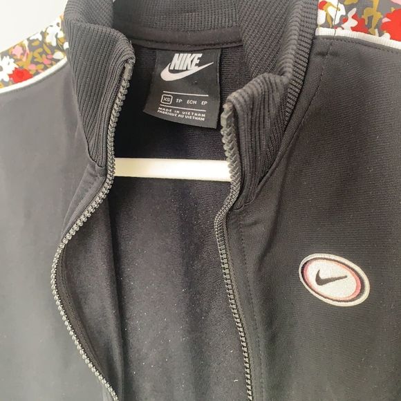Nike Zip Up Floral Detail Track Jacket - Picture 7 of 10